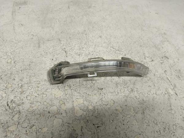 REPETITEUR DE RETROVISEUR GAUCHE VW/CUPRA - Vue 1